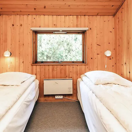 Four-bedroom In Væggerløse 19 *
