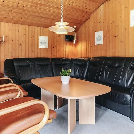 Feriehus Four-bedroom In Væggerløse 19 *