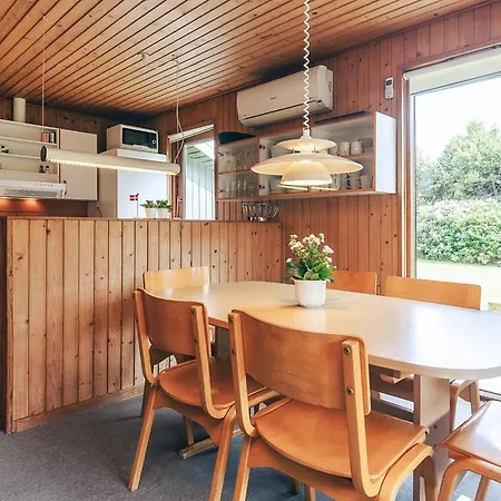 Four-bedroom In Væggerløse 19 Feriehus